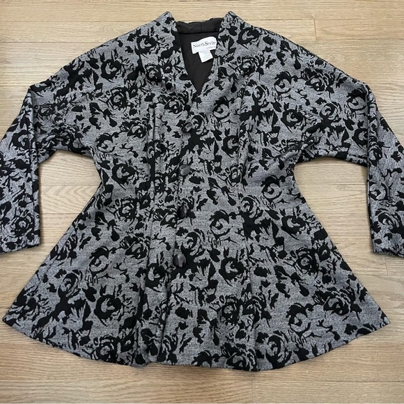 NorthStyle Women's Black and Gray Floral Print Fit & Flare Blazer Jacket Size 10 - Picture 1 of 11